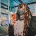 【画像】「マスク美人さん、また我々を欺く」←←←海外でも流行りだすｗｗｗｗｗ