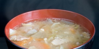 私が豚汁を作ると「豚汁って美味しいよね」と言われ、唐揚げを作ると「唐揚げって美味しいよね」←地味にすげーむかつく…