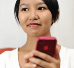動画視聴、他人との交流、情報検索…パソコンとスマホで大きく異なるインターネットの使い方(最新)