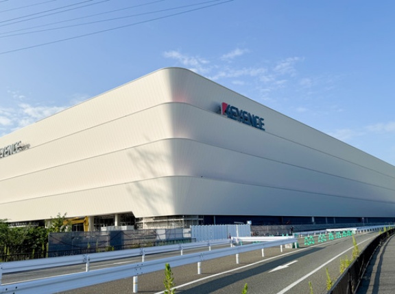 井尻につくってるキーエンスのロジスティクスセンターができてきてる。171号線につづく道路もできるみたい