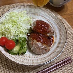 ハンバーグとパスタ。