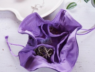 一目惚れしたアクセサリー巾着とイヤーカフ｜開くとお花みたいでかわいい♡