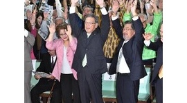 【沖縄】翁長氏初当選　普天間飛行場移設に影響