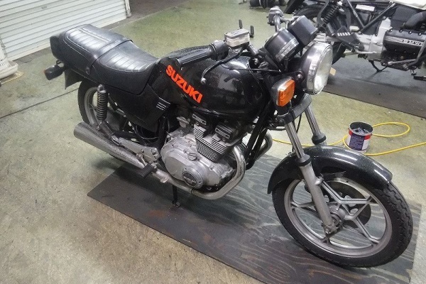 黒い流線型タンク　gsx400e ゴキ 黒い流線型タンクgsx400e ゴキ