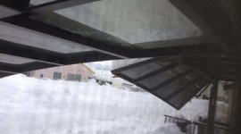 【画像】記録的大雪でカーポート崩壊が多発、長野では死者も