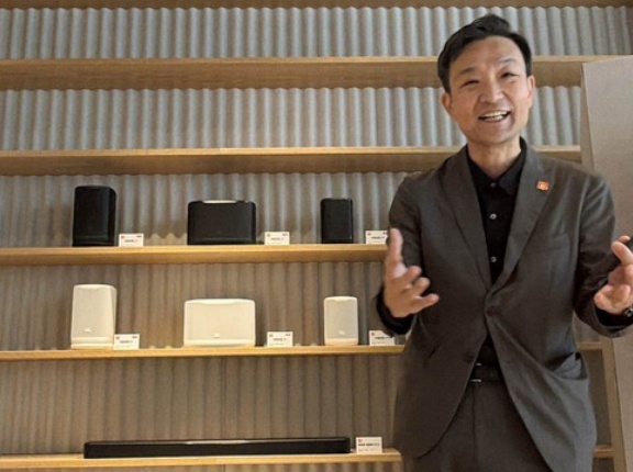 音楽を家中で楽しめる！濱田直樹氏が語る、JBL新シリーズ「COVE」3モデルの魅力