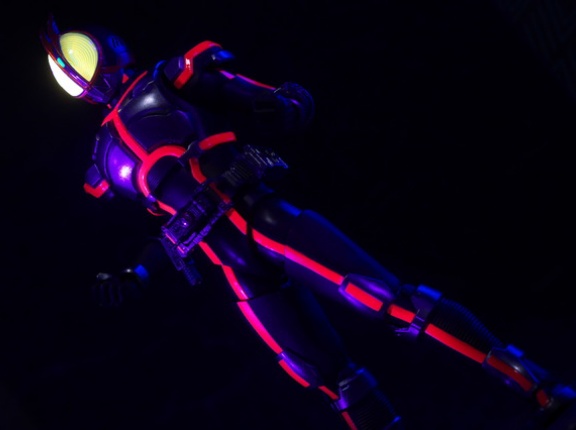 S.H.フィギュアーツ（真骨彫製法） 仮面ライダーファイズ Night Color Ver. レビュー