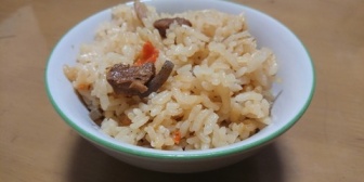 【腹立つ】母が炊き込みごはんを作ってくれた。→さも自分が作ったかのように祖母が「炊き込みご飯炊いたから食べにおいで！」ダメ叔父「…」