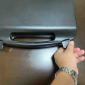 今日はジバンシィ セブンティーン / ロイヤルポップの腕時計化はあれに似ていませんか