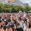 【速報】参政党の演説、聴衆の数がヤバすぎると話題に　※お前らの想像の3倍以上ヤバい