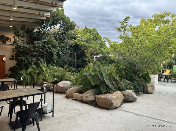 【Imm Garden And Cafe】　at　チョンブリ市内　～タイ人に大人気！ガーデンのあるタイ料理レストラン～