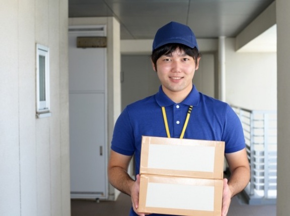 【愕然】引越し業者「終わりました！ご利用ありがとうございました～！」俺「こちらこそありがとうございました」 業者「･･････ﾆｺﾆｺ」俺（？）→