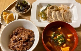 もちもち熟成玄米ごはんの地味滋味ごはん