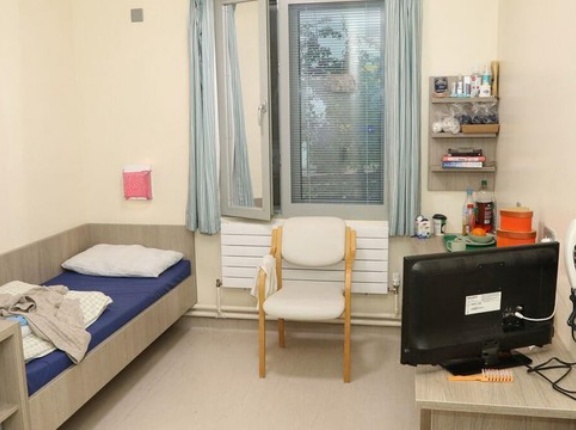 アイルランド「お前らの国の刑務所の独房ってどんな感じなんだ？」