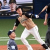 日ハム高濱、7年目でプロ1号「うれしいです。やっと出たって感じ」　感謝のボールは「奥さんに」