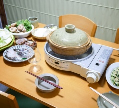 マンション知人家族と鍋で新年会でした