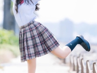【画像】陸上部JK「わたしの足太いですか？」ムチィ♡プルンッ♡ムワァ♡→