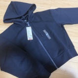 『【ユニクロで事件】2990円→1290円！？神値下げパーカー見つけた』の画像