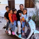 カンボジアでロングスティ、ボランティア活動を