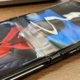 【悲報】iPhoneDuoさん、75001回目の開閉で折り目ついてしまうｗｗｗｗｗｗｗｗｗｗ