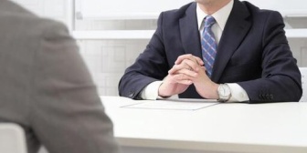 面接で経歴を偽ると雇用側にばれる？前の会社が複雑で、それを知られたくないんだけど…