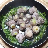 『豚肉巻き長ねぎと豆苗の鍋』の画像