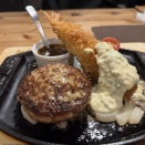 ハンバーグとエビフライ