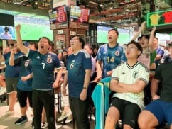 【サッカーW杯】中国人サポーターの民度が高すぎると世界中で話題に