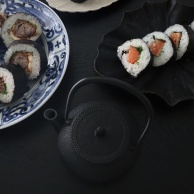 【楽天スーパーセール購入品】高見えお値打ちの藍凛堂の器と鏡面が美しい白いテーブル