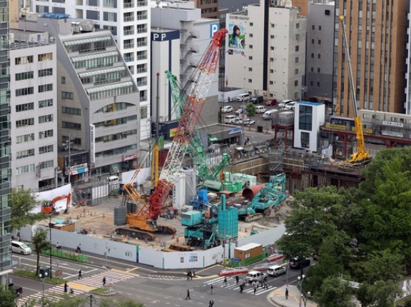 高さ185m「SAPPORO ONE」の建設状況！高層部にパークハイアット札幌が入る北海道で最も高い超高層ビル（2026.7.11）