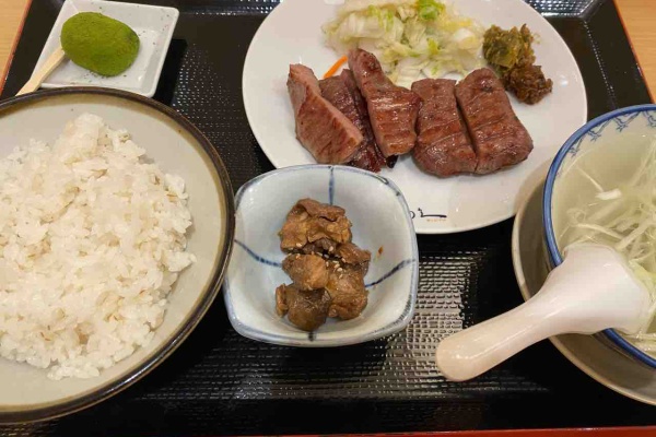 自己肯定感の強い夫 自尊心の低い妻