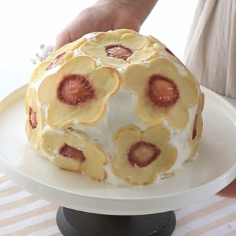 ホットケーキミックス不要！いちごのお花パンケーキ🌸