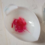 目が開かない。と、２０ルピーつくりました。