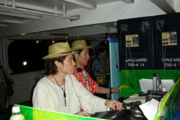 東京湾納涼船 Sunday News