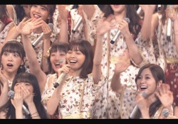【紅白】バナナマンの来場に気付いた時の乃木坂の反応がエモいｗｗｗ※GIF動画