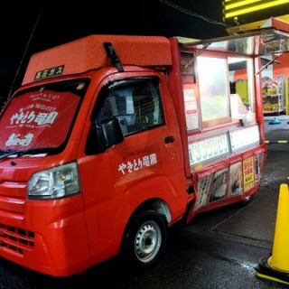 『【画像】スーパーの入口によくいるこの焼鳥移動販売ｗｗｗｗｗｗｗｗｗｗｗｗｗｗ』の画像