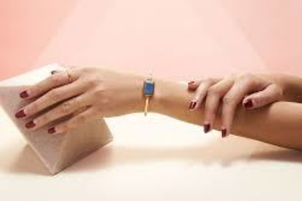 憧れの細い手首に 手首を細くする方法 ズボラ美容