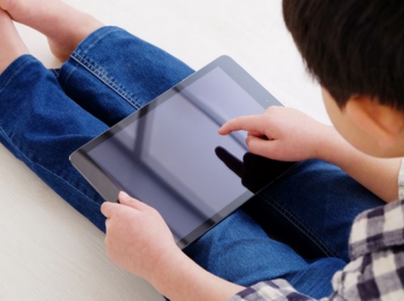 【教育】「タブレット」は子どもの学力を下げる…世界の教育現場がデジタルからアナログへ回帰中