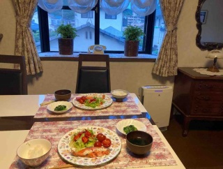 夕食はシャケ　我が家の記号はQueen4