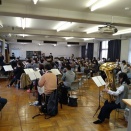 休みを増やし、全員参加を求める