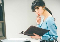 【悲報】飛鳥のOL姿がしっくりこない…やっぱりアイドルが天職やな