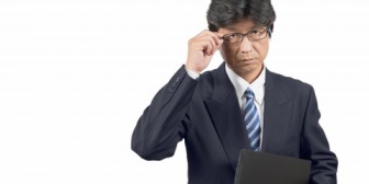 今は仕事で一人暮らしをしていて、妻は実家に住んでいる。新しいアパートを探して、一緒に住むための準備をしているところだ。