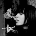 子供にタバコを吸わす動画をTwitterに投稿　大拡散し批判殺到