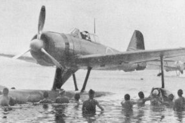 テトラ　RC飛行機　2式水上戦闘機 TETTRA 二式水上戦闘機90 + 自作タグボート【ラジコン飛行機