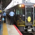 大津駅で 当駅止の観光列車 「はなあかり」 を撮る （車両＆発車標） 【2026年8月】