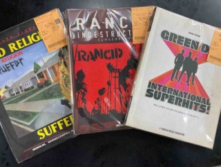 PUNK関連書籍＆バンドスコア入荷!!
