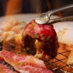 【閲覧注意】海外の焼肉店、なかなかキツい→！