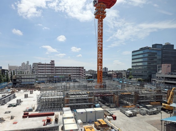 地上28階「パークタワー渋谷笹塚」の建設状況！1基目のタワークレーンが設置された分譲タワマン（2025.8.14）