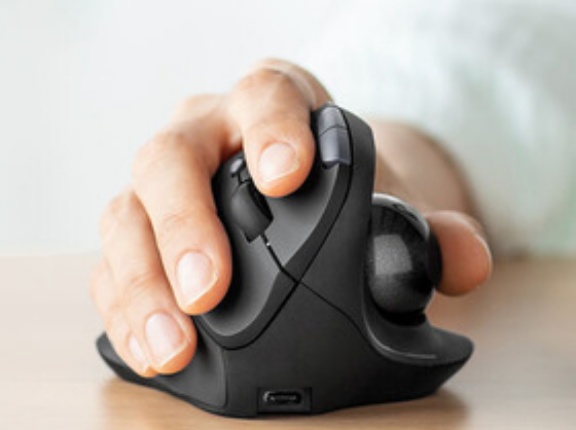 親指で操作するタイプのマウスってどう思う？