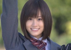 【画像】秋元康さん、またしても黒髪ボブをセンターに